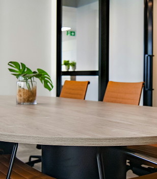 Vega Collaborative Desk